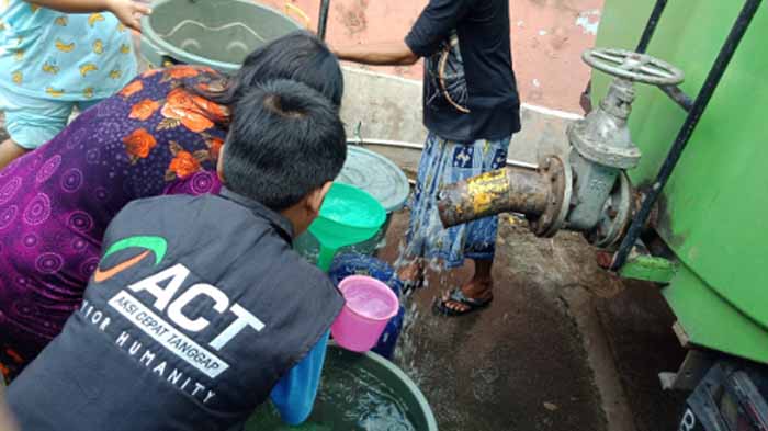 ACT Lampung Droping Air Bersih